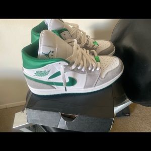 Only wear once still brand new